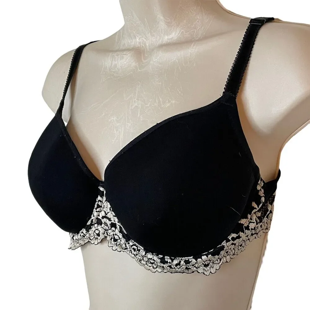 Wacoal Embrace Size 32 D Lace Contour‎ Bra 853191 Black w white Lace Flattering